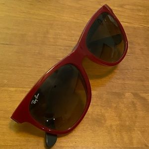 Ray-Ban Wayfairer red with grey